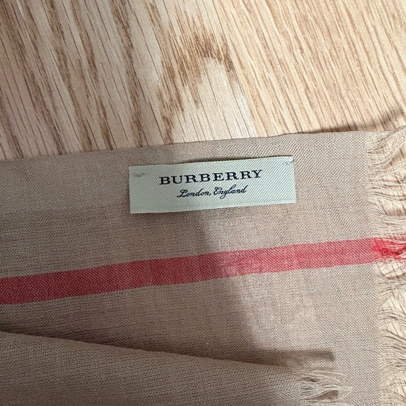 Burberry Giant Check Print Wool & Silk Scarf - Picture 2 of 7